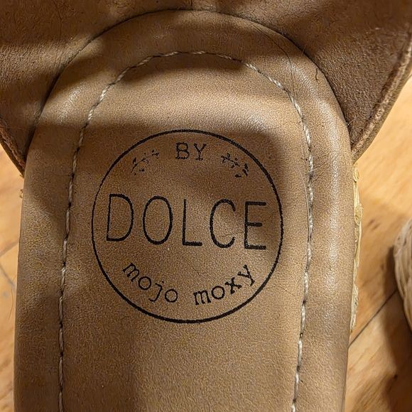 Mojo Moxy Tan Wedge Sandals - Picture 4 of 4